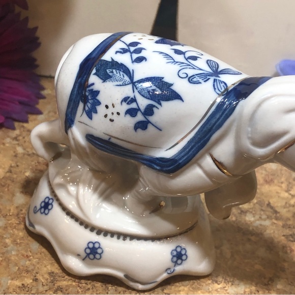 1980’s Hand Painted Vintage Porcelain Blue & White Dancing Elephant Figurine - Picture 15 of 16